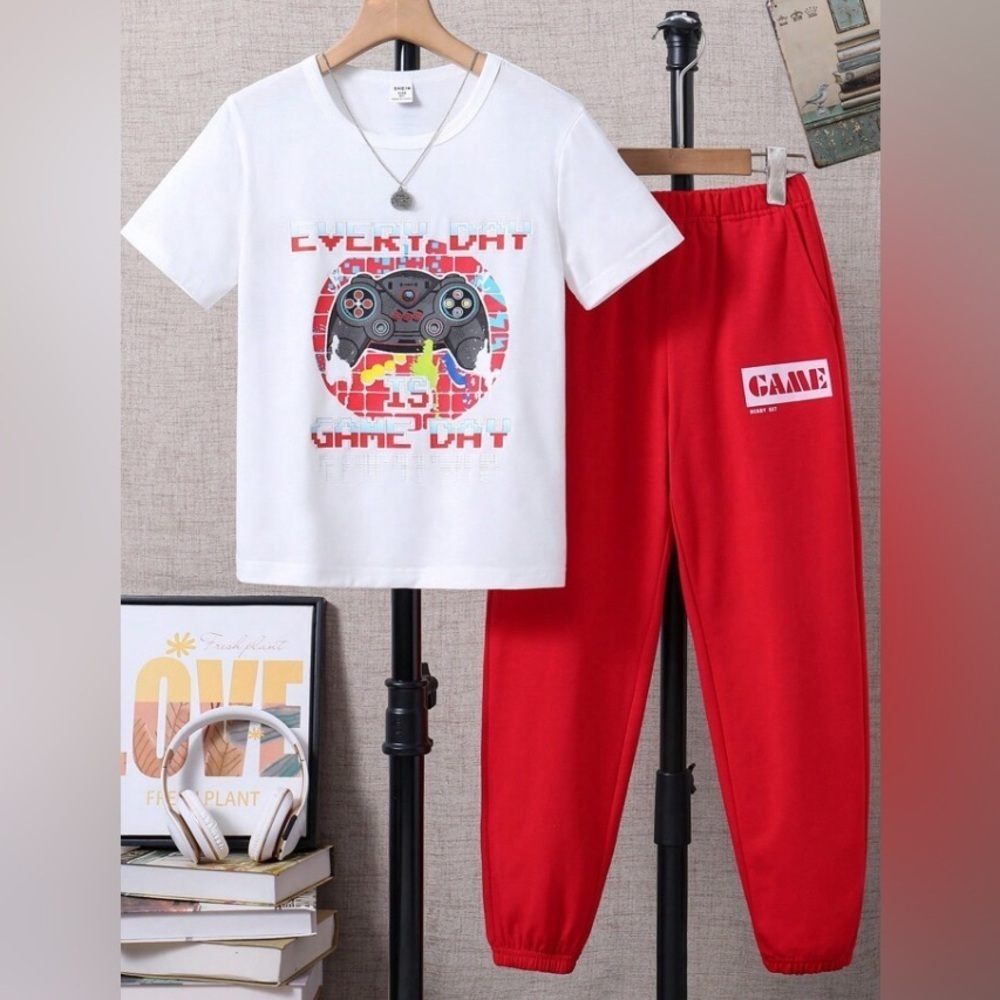 NEW - SHEIN Tween Boy Car & Letter Graphic Tee & Sweatpants. Size 11-12 Y. NWOT